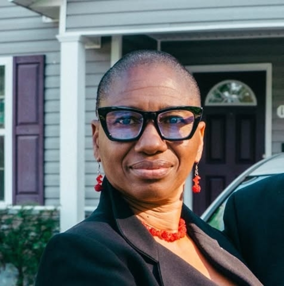 Meet your Posher, Yonnette